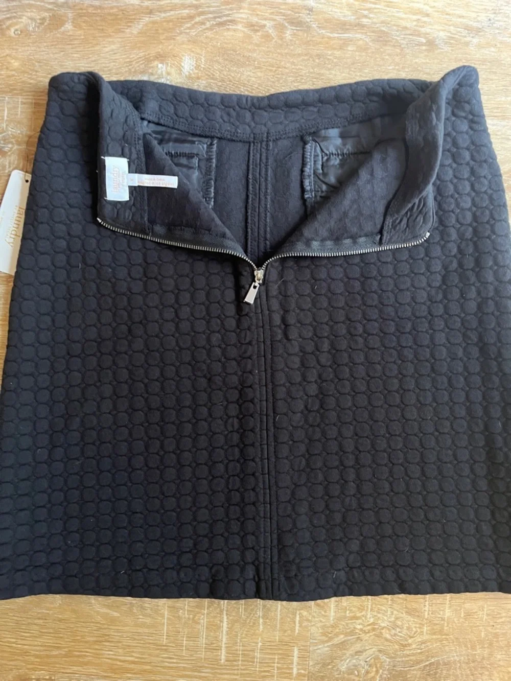 New Laundry by Shelli Segal Black Quilted Mini Skirt Size 8 NWT
